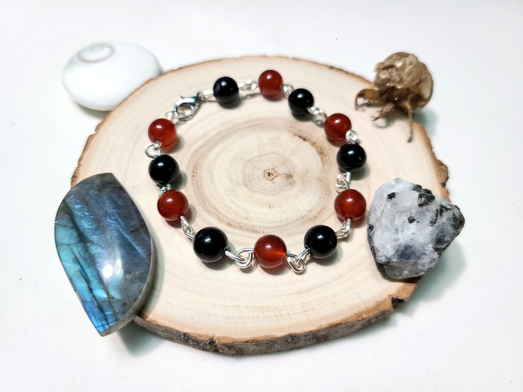 Drageadroth's tweet photo. Fuck Etsy! 🖤🖕 I added some new goodies to my website if you want to support a small business owner. Link below. https://t.co/P5FGEE6ozy