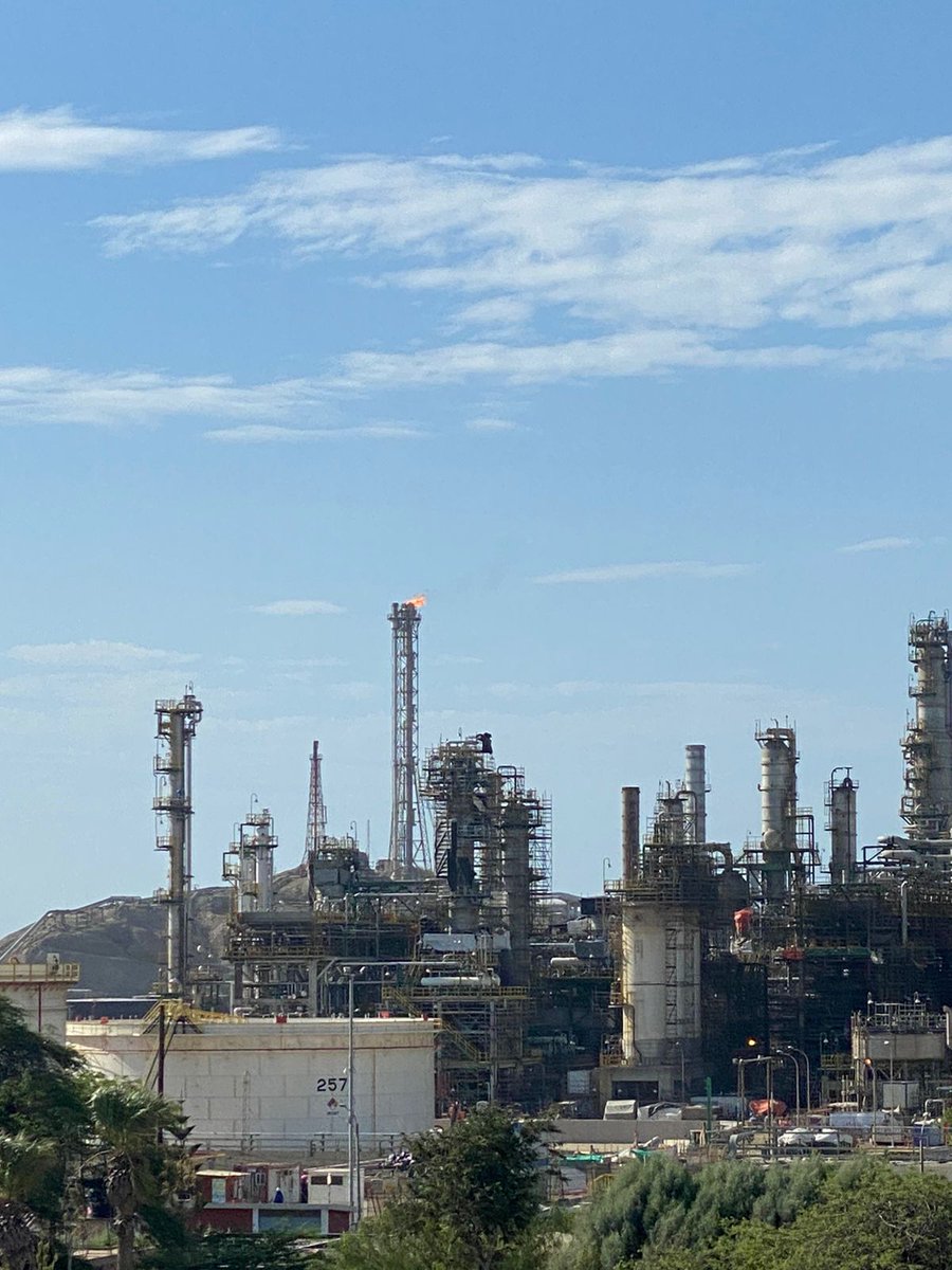 vladimir_cerron's tweet photo. Mañana debe inaugurarse la refinería de Talara y dentro de un mes poner sus productos en el mercado nacional con mejores precios. Se le pide  a @OSINERGMIN facilitar este acontecimiento patriótico. ¡Viva el Perú! https://t.co/DTeRgsBVtW