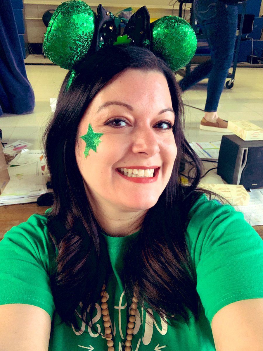 lampman_kelly's tweet photo. One of my favorite things about @RCSDsch106 is our House Days. These are days where we come together as a school community to celebrate and grow! Today was the first IN PERSON House Day since before COVID! #lovemyschool #ubuntu https://t.co/c6BIvCs3ei