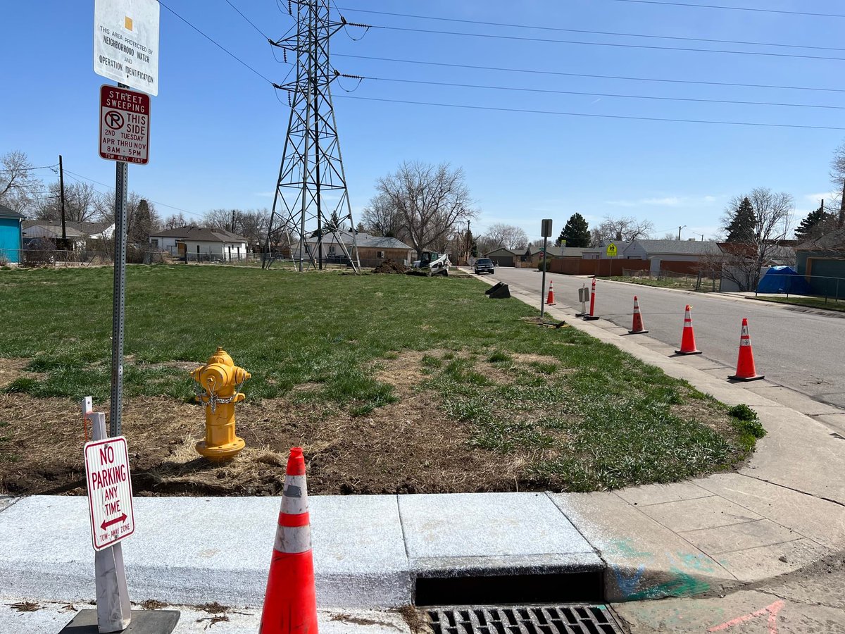 PlannerGaby's tweet image. It takes patience and perseverance to work in my field. After 3-yrs of planning and designing, @DenverDOTI  finally broke ground on the east leg of the Westwood Trail. The segment runs from Hazel to Zuni and it will connect the Westwood &amp;amp; Athmar Park neighborhoods.