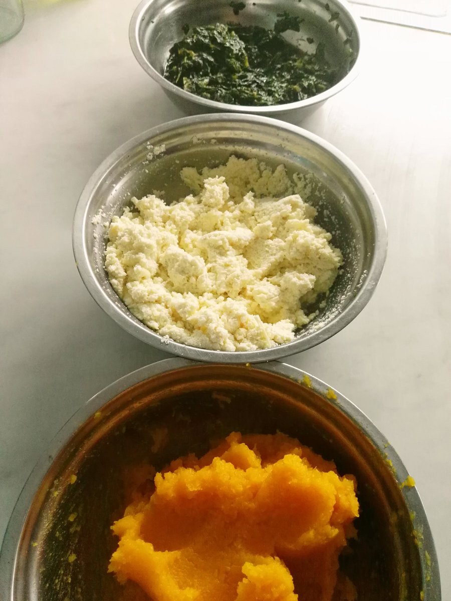 ¿Lindo? Lindo es que el budín tricolor te quede así... 
#TanSimpleComo 
Capa 1: 1 paquete de acelga cocido y bien escurrido, 2 huevos, condimentos.
Capa 2: 400gr ricota seca, queso rallado, 2 huevos y condimentos.
Capa 3: 1 calabaza chica cocida y hecha puré, 1 huevo, condimento