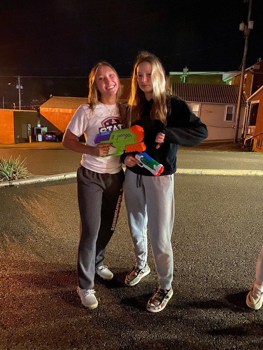 seniortag22's tweet photo. Water tHOEz finally joined the game with two kills😈 https://t.co/z5Q8kdR56x