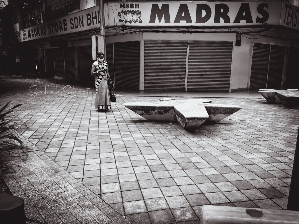 mattmatthaus68's tweet photo. #walking #NationalWalkingDay #streetphotography #blackandwhitephotography #blackandwhitephoto #sallahshooot #laterepost https://t.co/dnwb6iD8m6