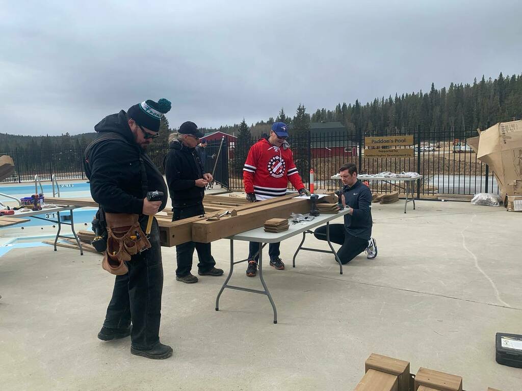 This past weekend a few of our members started the installation of a gazebo for <a href="/kidscancercare/">Kids Cancer Care🎗</a>. We have to get back out there to finish up but it’s a good start! 🍁 #kinsmen #kin #servingthecommunity #calgary #yyc #calgaryvolunteers #supportcalgary instagr.am/p/CcOz8S2J5LH/