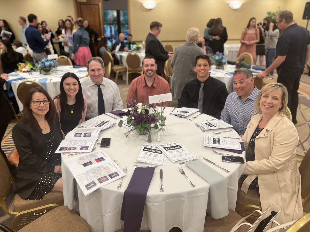 RanchoHSCougars's tweet photo. Exciting night as we honor our scholar athletes at the 2022 Baseline League Banquet and Recognition Ceremony https://t.co/OvzMh6RjCh