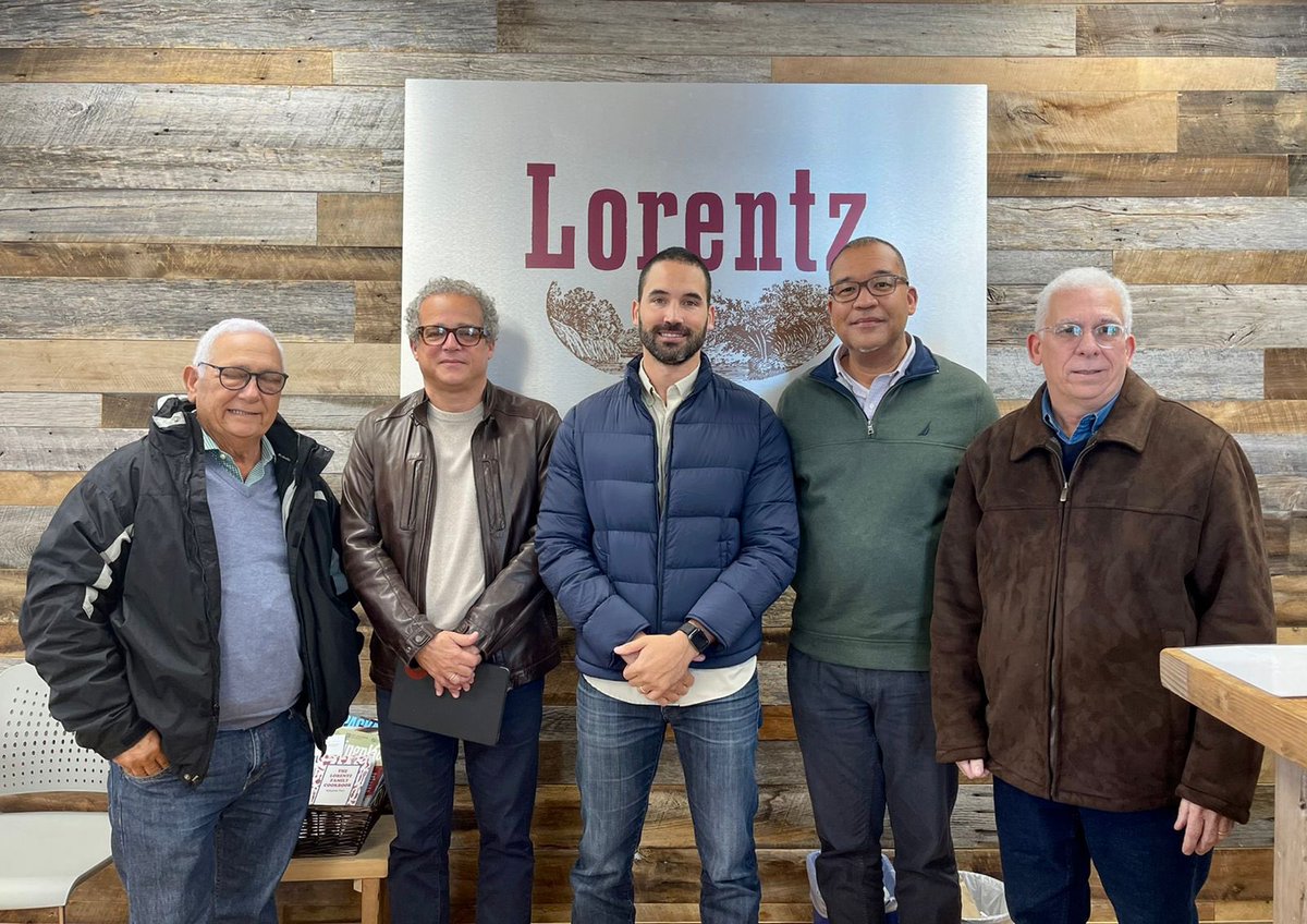 AsocarneR's tweet photo. Miembros Asocarne invitados por #organicvalley tratando el tema de la exportacion de carnes y claves de exitos de sus coperativas. Gracias  @PROGANA_RD a @USDA  por motivar esta tan importante imtercambio🙌 https://t.co/KCMNyX2wwx