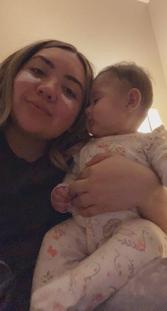 gabbzn13's tweet photo. Monday night with my pretty girl 🥰 #eyemasks #selfcare #minime https://t.co/IWsCcbDnu7