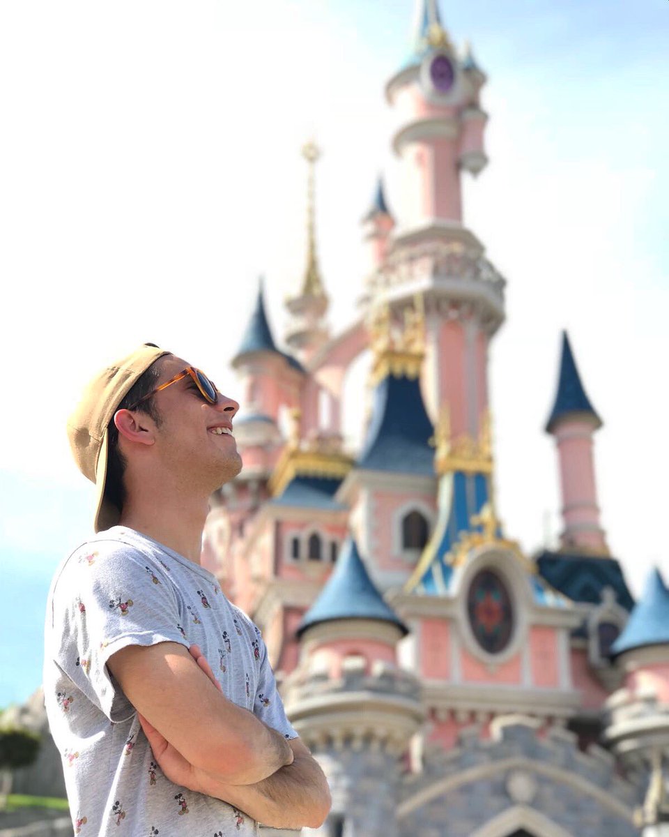 daviddportella's tweet photo. Happy 30th Anniversary Disneyland Paris! 💛🤩

The place where we create magic, the one that I belong since 2018!

Can’t wait to create more magic for the next years ✨ https://t.co/NFa7PgB6dp
