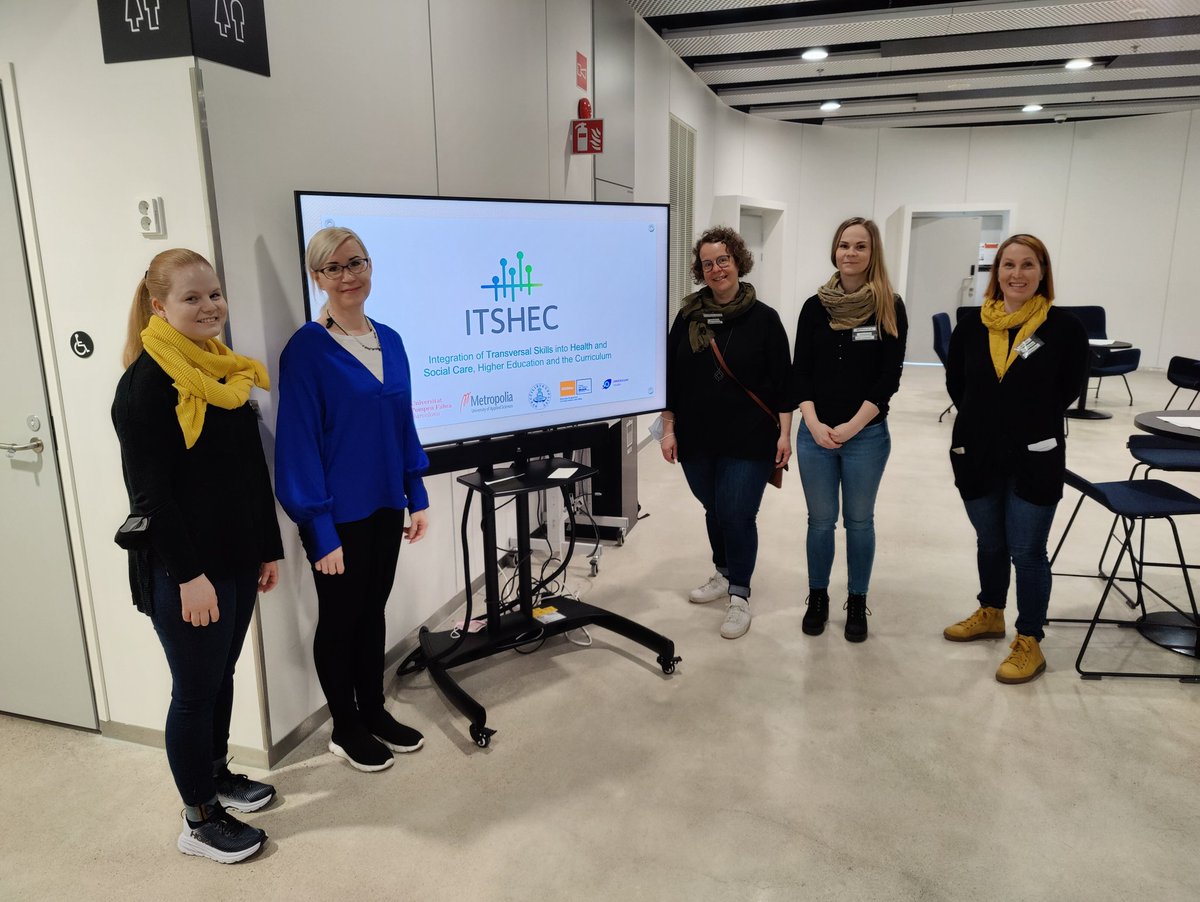 raatikaineneij1's tweet photo. Voimia arkeen -Walk in verstas Hymy -kylässä. #ITSHEC #Metropolia https://t.co/QTIoTG6W1c
