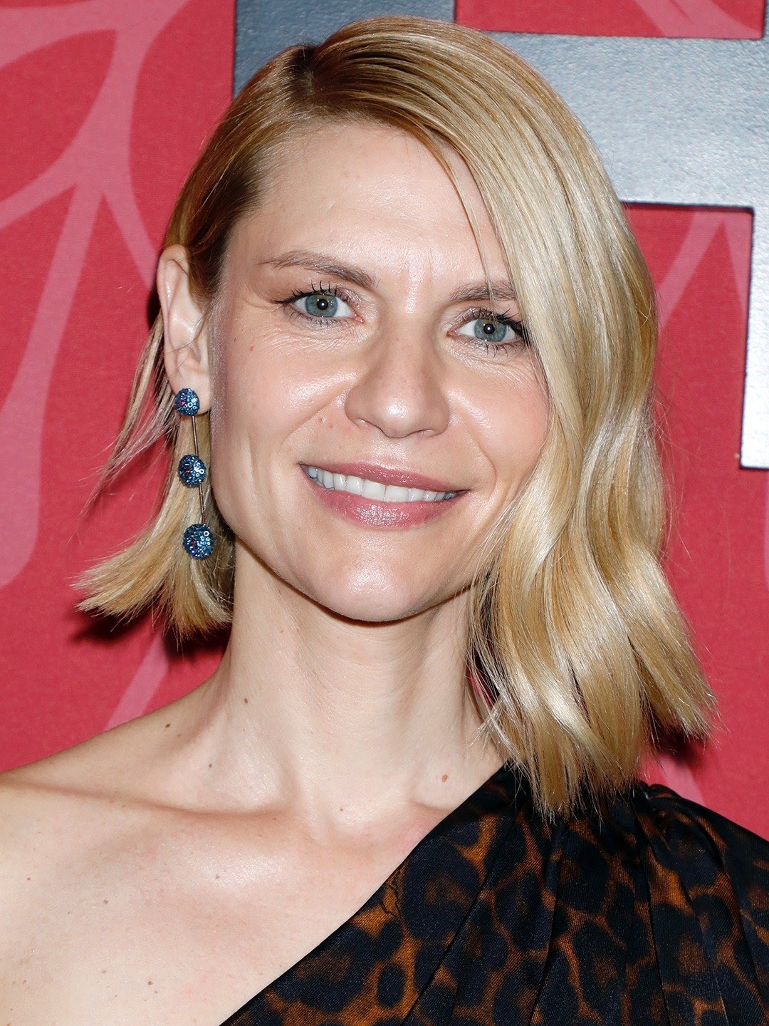 Happy birthday to Claire Danes . 
