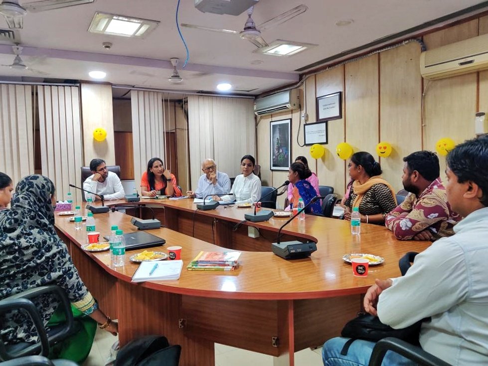 DCPCR's tweet photo. .@DCPCR initiated 2nd phase of #SmileClub— aimed at rehabilitation &amp; reintegration of child sexual abuse survivors

Chairperson @AnuragKunduAK &amp; Member @pandeynidhi777 met with survivors &amp; their families to learn about their involvement &amp; concerns with the Criminal Justice System https://t.co/xXZwl8XTcB