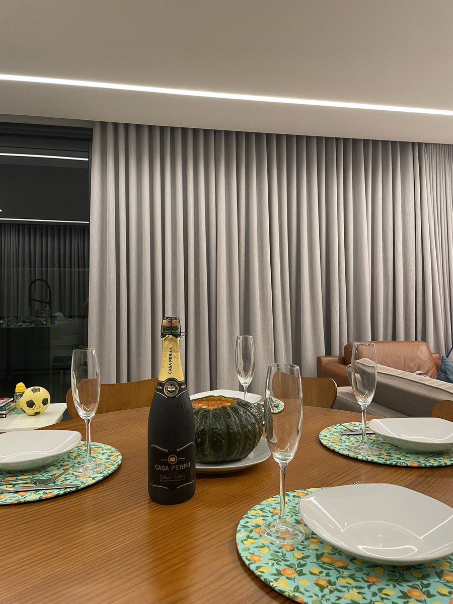 Nada mal para uma segunda feira, um jantar feito por minha irmã <a href="/kinhaklein/">kinha</a> para nos receber em sua feliz residência!
