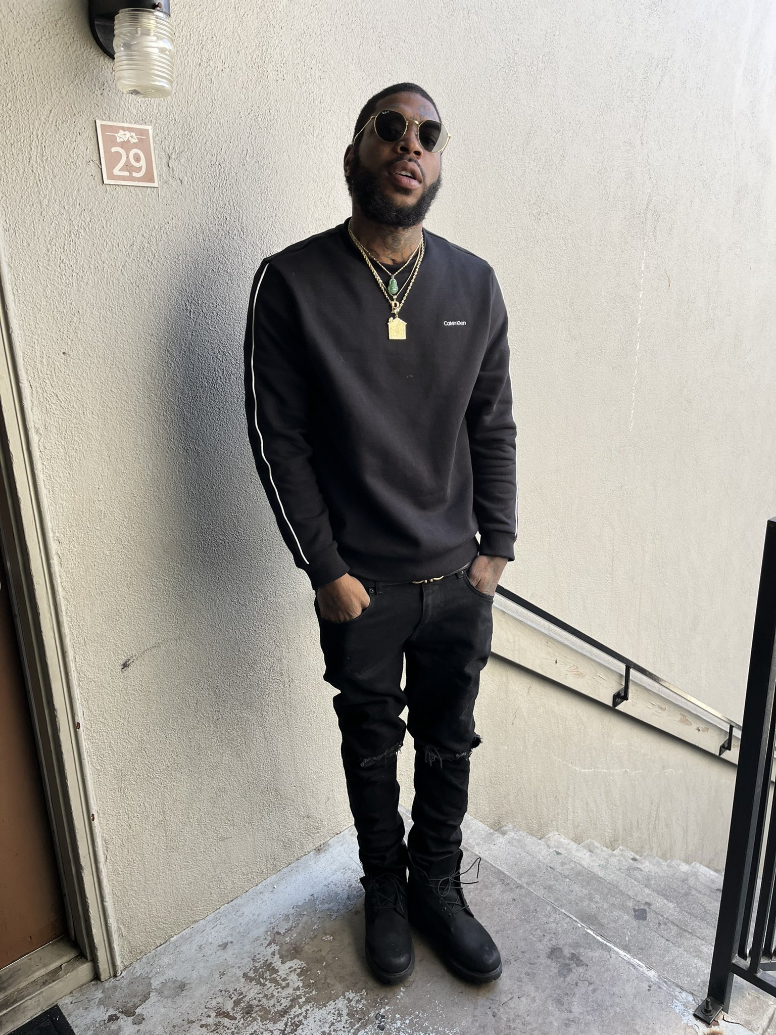 Popa just checking in 😈 https://t.co/d5QlyFIm20
