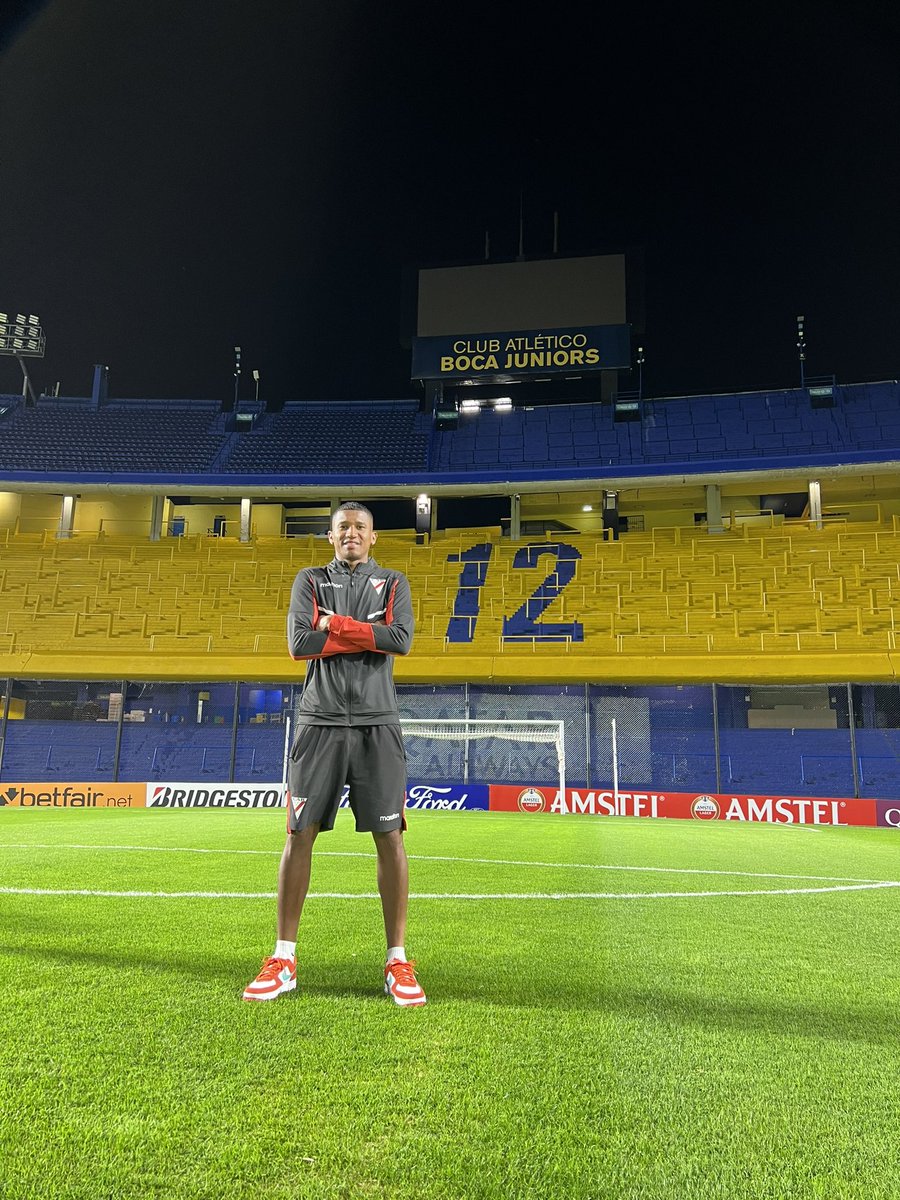 RambalAlex's tweet photo. Cumpliendo sueños, Gracias Dios mío 🙌🏾⚽️ https://t.co/kwxsG1dzba