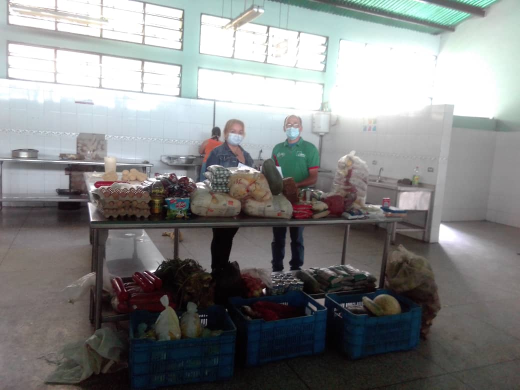 #Entérate || #Fundasalud realizó dotación de insumos al Hospital Alejandro Próspero Reverend de Mesa de Gallardo a través del <a href="/IANETRUJILLO/">IANET</a>

<a href="/MinSaludVE/">MPPSalud</a> 
<a href="/MagaGutierrezV/">Magaly Gutiérrez Viña</a>
<a href="/CiudadTRU/">Ciudad Trujillo</a>
<a href="/GobTrujillo/">Gobierno de Trujillo</a>
<a href="/Gerardo4fPsuv/">Gerardo Márquez</a> 
<a href="/NicolasMaduro/">Nicolás Maduro</a>
#11AResiste
#20AbrilesDeLealtad