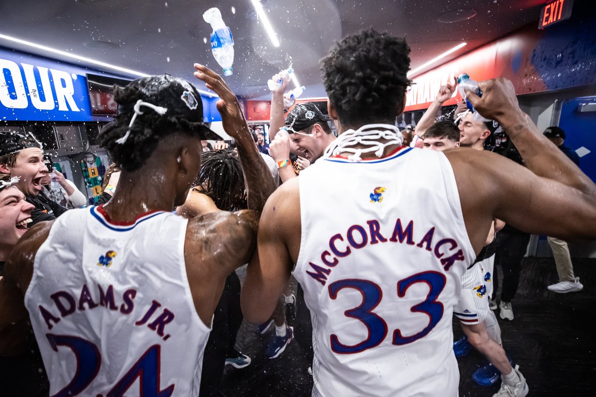 KUHoops's tweet photo. To think this was just one week ago 💭 🏆 https://t.co/pNMjMQ41JK