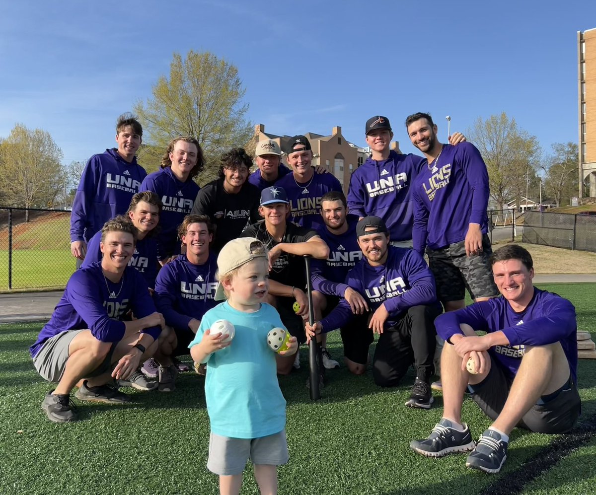 MeganLDye's tweet photo. Easton became a big fan of @UNABaseball tonight! Thank you for being so sweet to my boy! ⚾️🦁 https://t.co/kRYjXYkEky