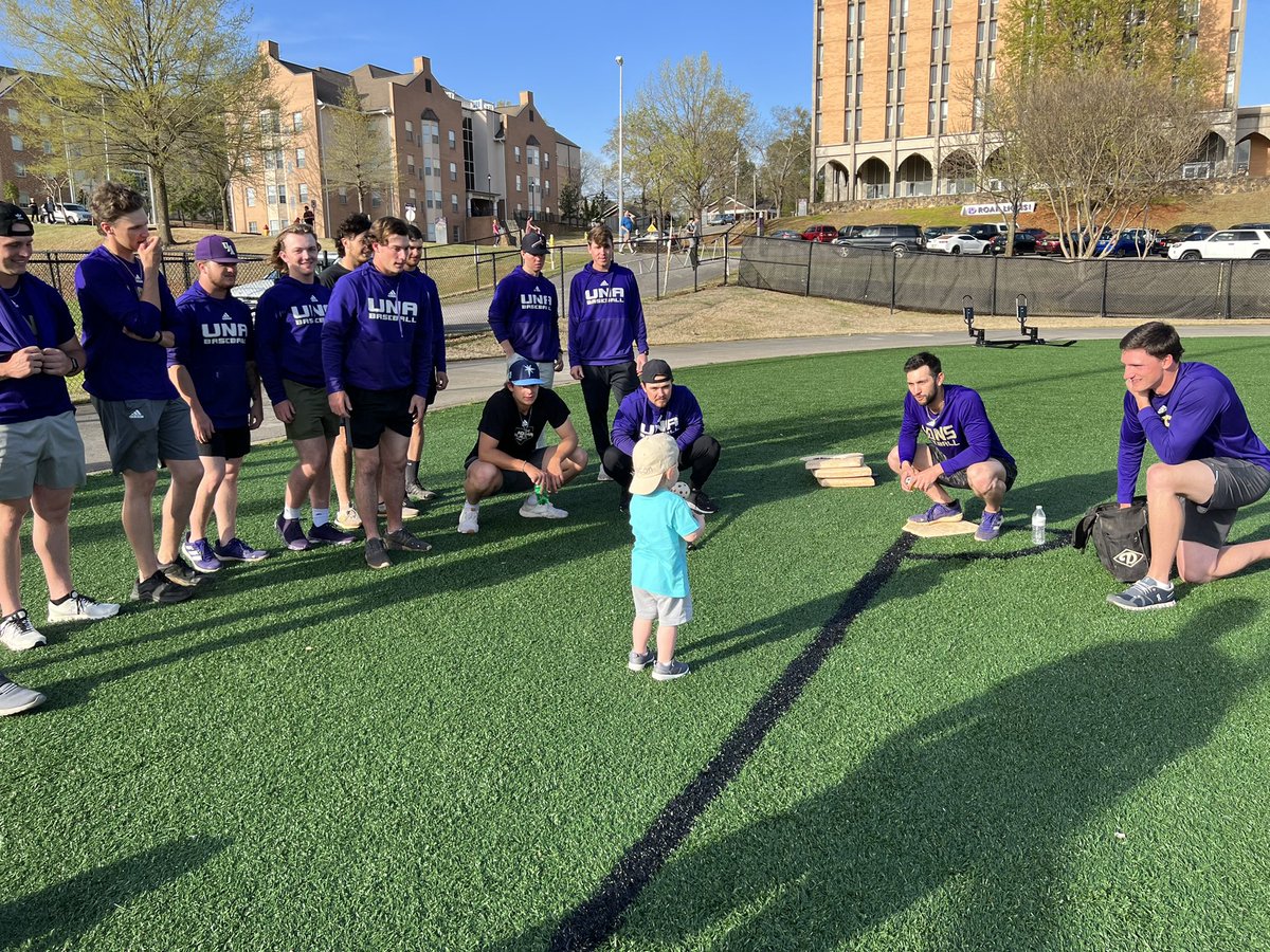 MeganLDye's tweet photo. Easton became a big fan of @UNABaseball tonight! Thank you for being so sweet to my boy! ⚾️🦁 https://t.co/kRYjXYkEky
