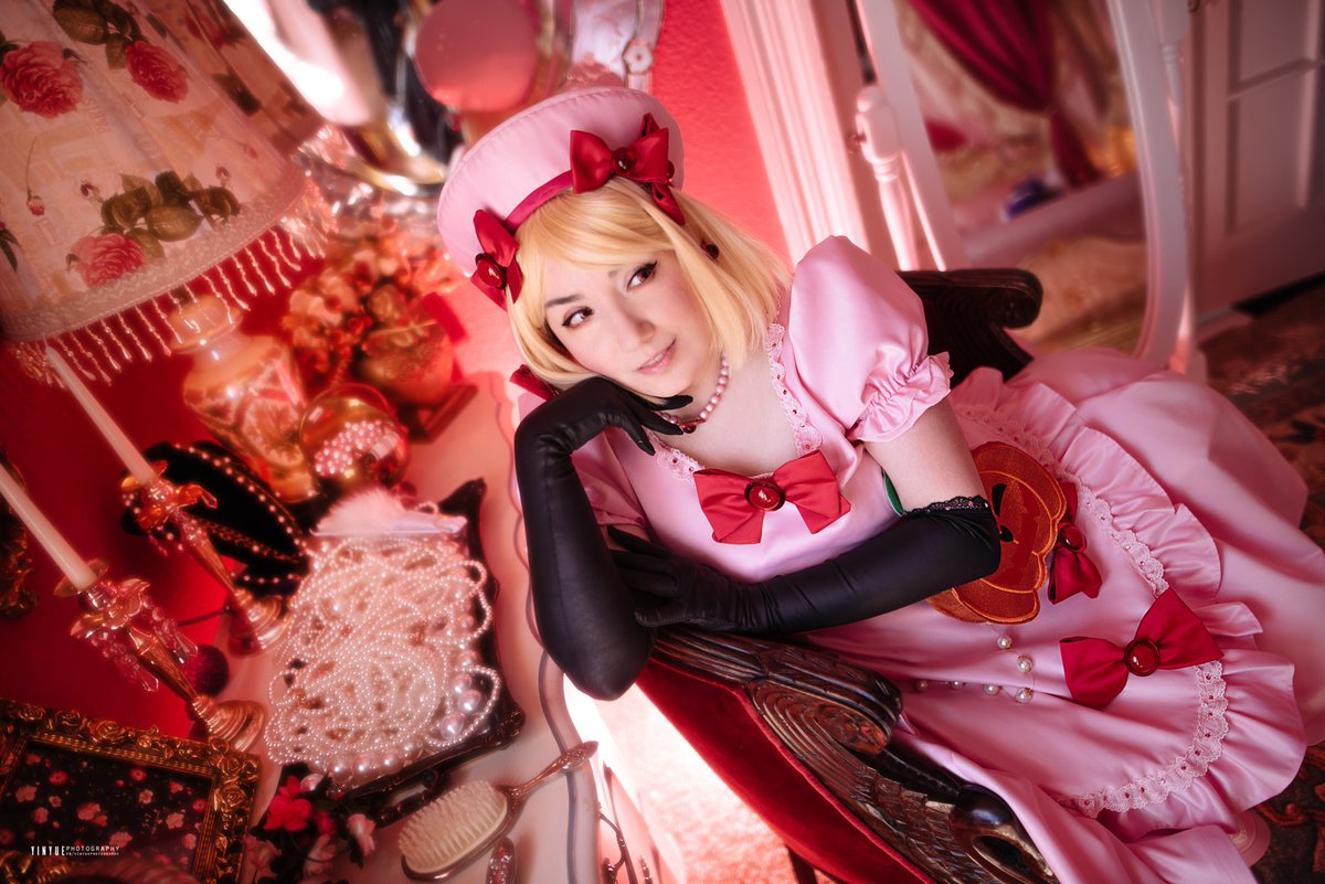 OhMitsooki's tweet image. Some of my favorite photos from last weekend of my Lambdadelta cosplay. Photos were taken by @yinyueify They did an amazing job making me look so nice. 🥺💕 #umineko #whentheycry #lambdadelta #higurashi