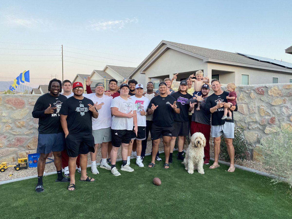 The 🅰️ Block ate well tonight! And not a carry out container in sight! Mrs Mitchell out did herself. Proud of the work this group has put in so far. #GunsUP #AggieOL #Family