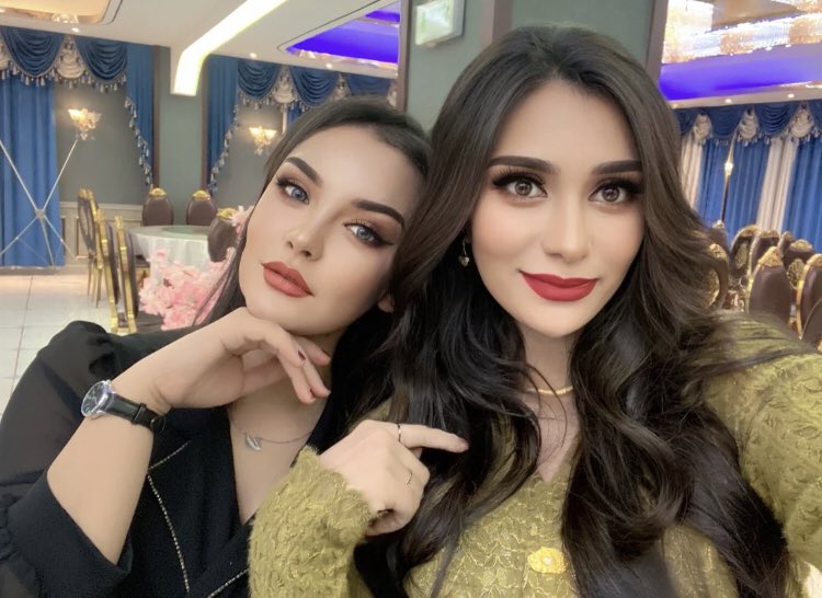 When taking pictures with friends