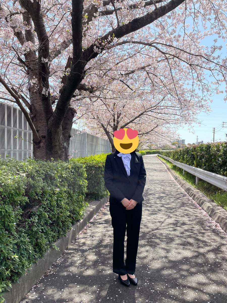 taku_wasabeef's tweet photo. だいぶ前だけど大学入学しました🌸

バタバタだったけどやっと落ち着いたからこの前届いてたエートくんのCDゆっくり聞けた☺️ https://t.co/ba5l4KyImW