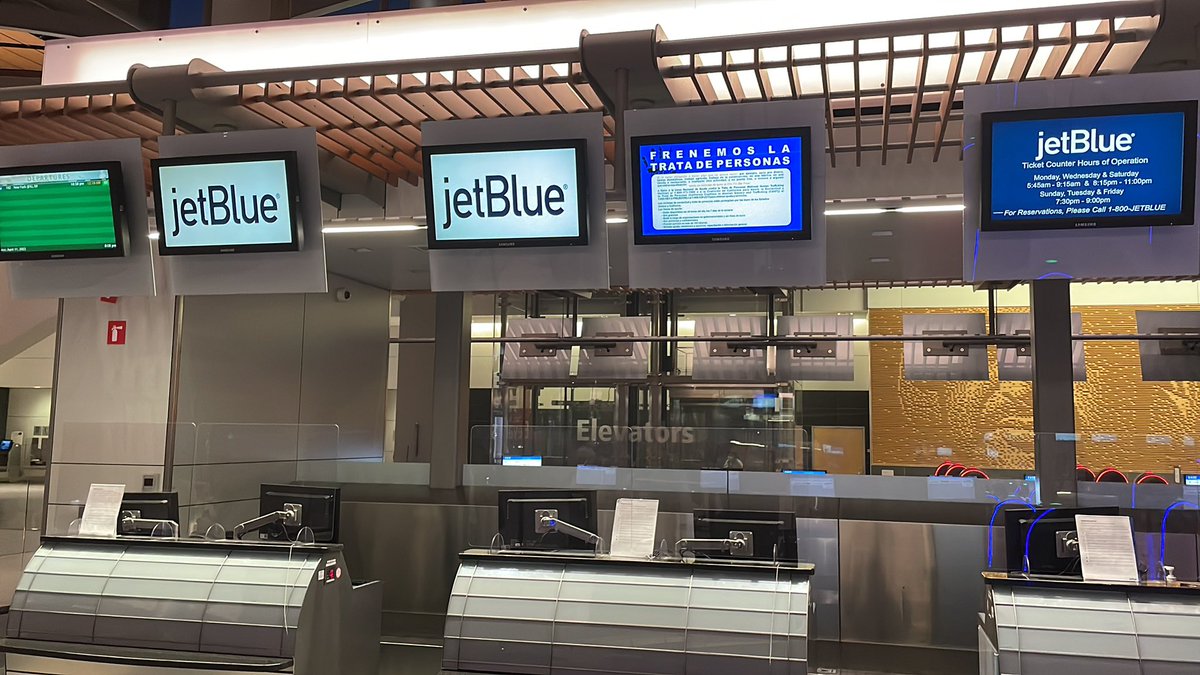 jackburke's tweet photo. @JetBlue I love when NOBODY is here to check our bags. FYI it has been 45 minutes. Hello? SMF -JFK https://t.co/hgNmKAAY8b