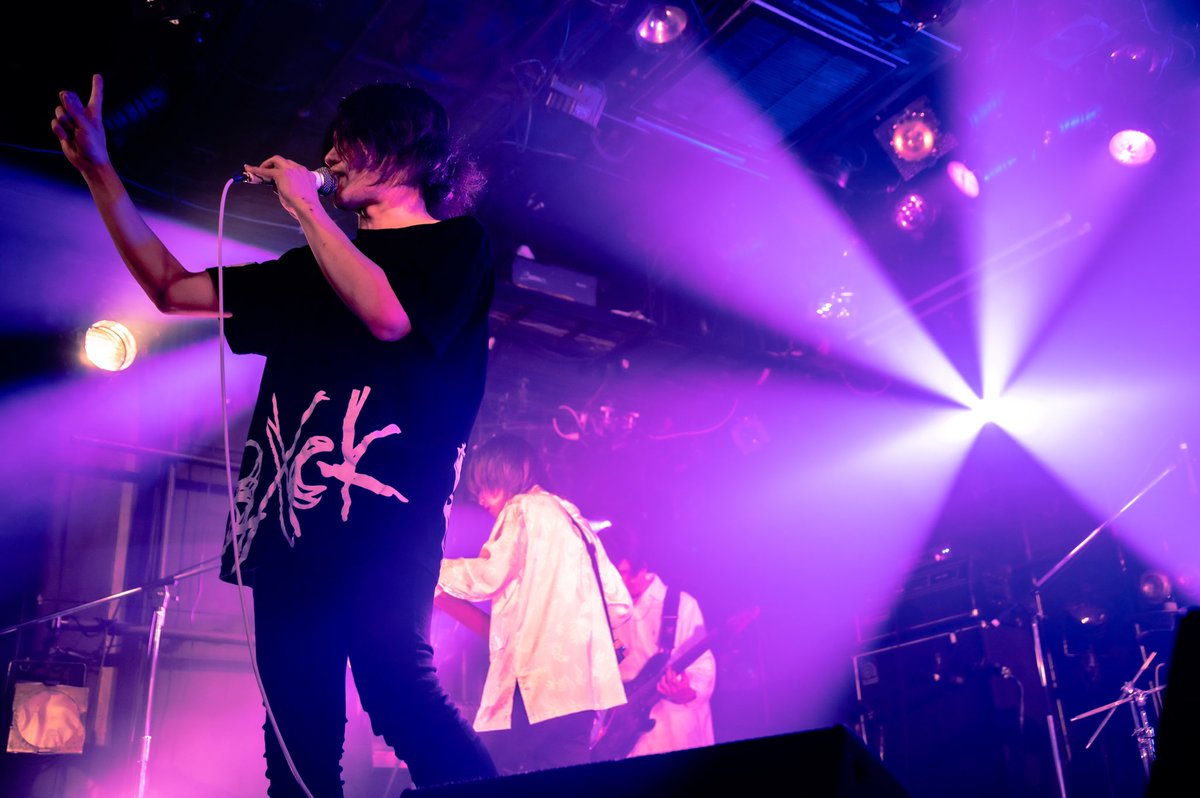 cigout_official's tweet photo. 【　ＬＩＶＥ　ＰＨＯＴＯ　①　】

・04/10 渋谷 CYCLONE

cig out The Restart 1st Anniversary
New Single " 崩白 " Release Party

Thx !!!

📸：@al1ce_key https://t.co/qoCbLDx72y