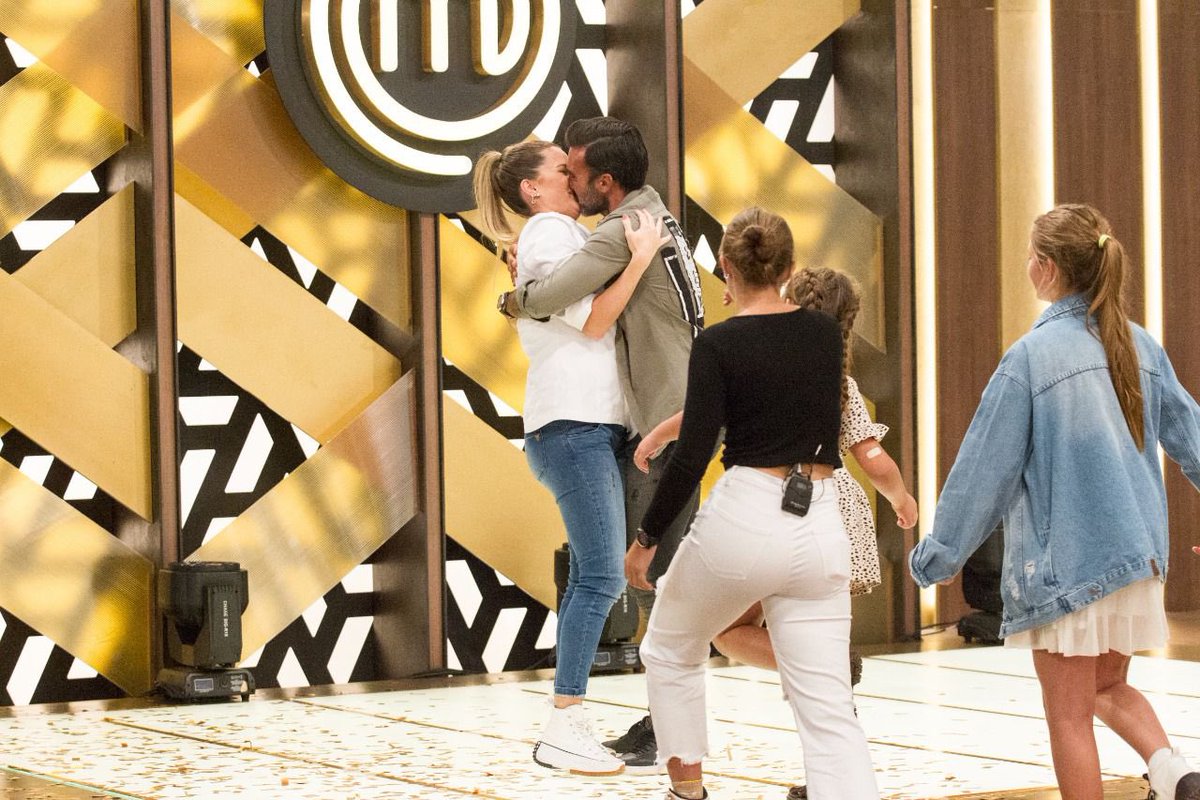 TELEVISIÓN >> REITERAMOS: <a href="/MicaViciconte/">Mica Viciconte🌊</a> es la ganadora de la tercera temporada de #MasterChefCelebrity en la pantalla de <a href="/telefe/">telefe</a>. #MasterChefArgentina