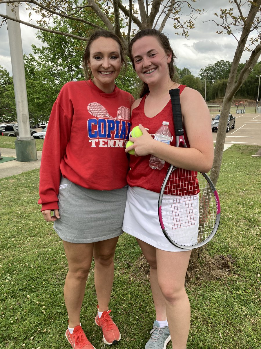 K_Carpenter10's tweet photo. My MG girl with the district 🎾championship! 🎾 https://t.co/at10LGHmKc