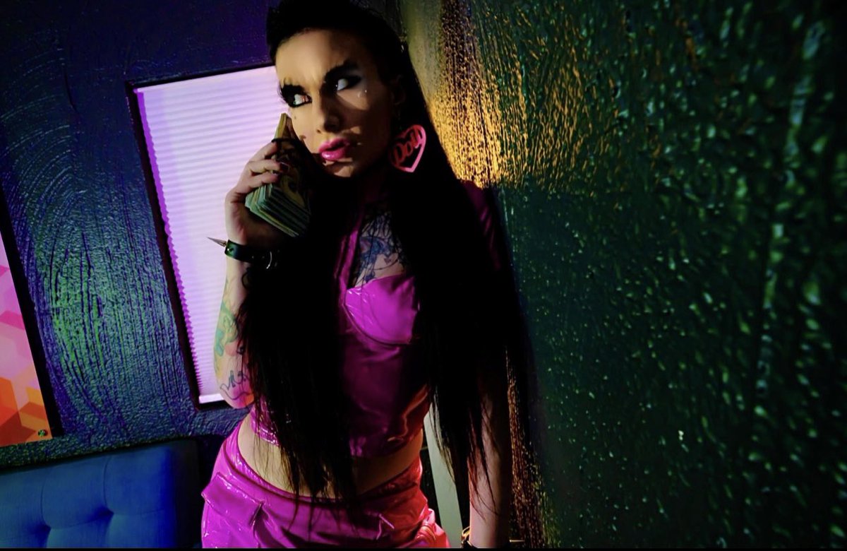 ᴛʜᴇ ʙɪᴍʙᴏɪғɪᴄᴀᴛɪᴏɴ ᴏғ ᴘʜᴏᴇʙᴇ ᴘʜᴇʟᴘᴢ (@phuckdoll) / Posts / X
