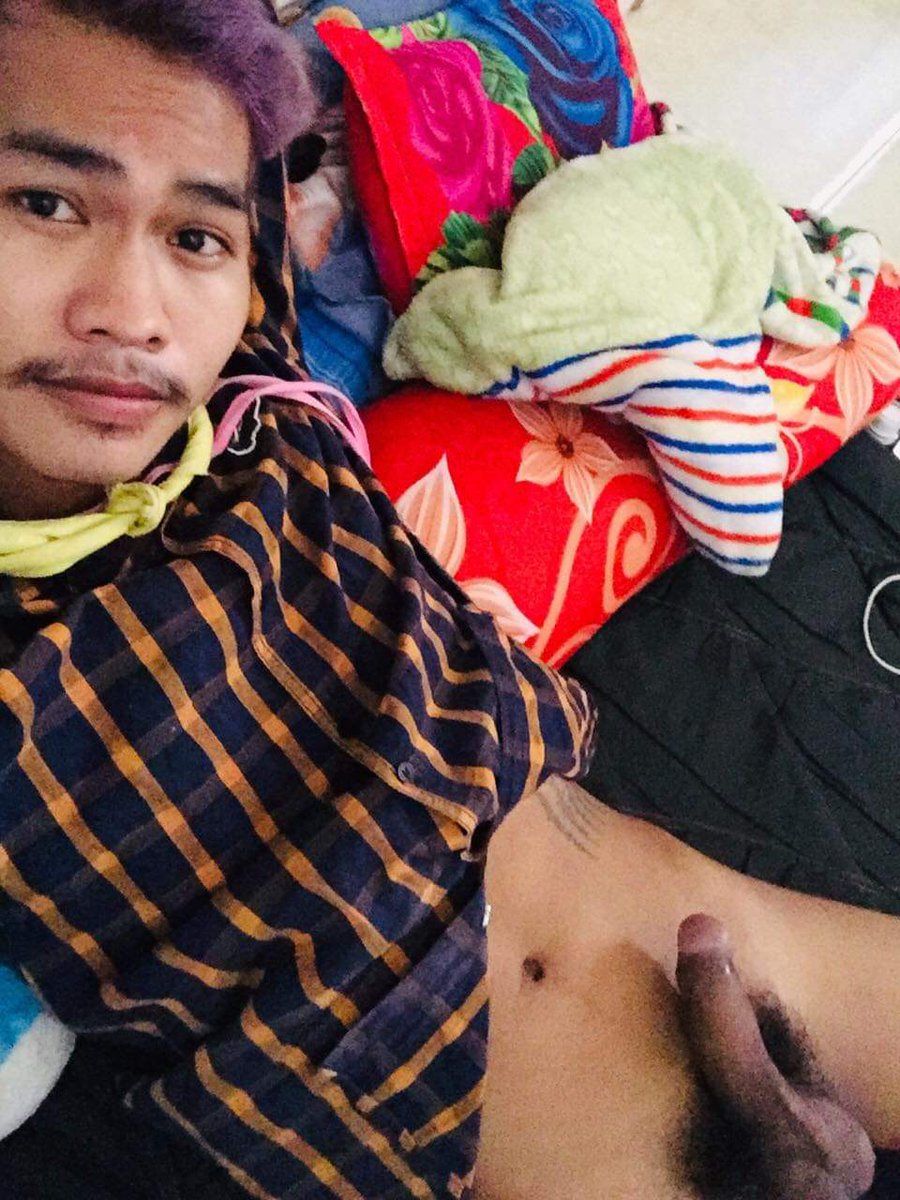 PhaSophanna's tweet photo. គាត់ចង់ល្បី អោយគាត់ល្បី���ង https://t.co/b56Ae0t1B5