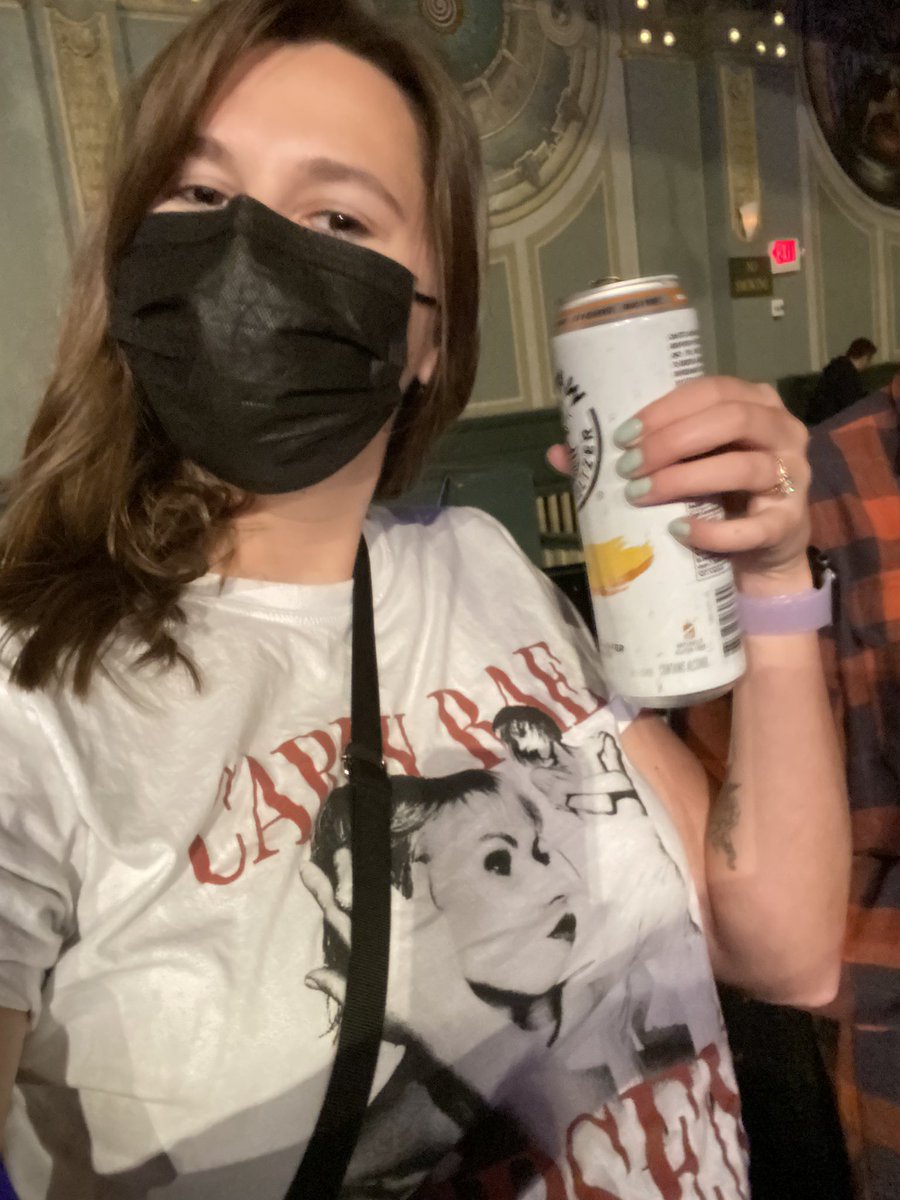 kurnicles's tweet photo. Shout out to @carlyraejepsen  at the @puptheband  show! https://t.co/uqLJy886EG