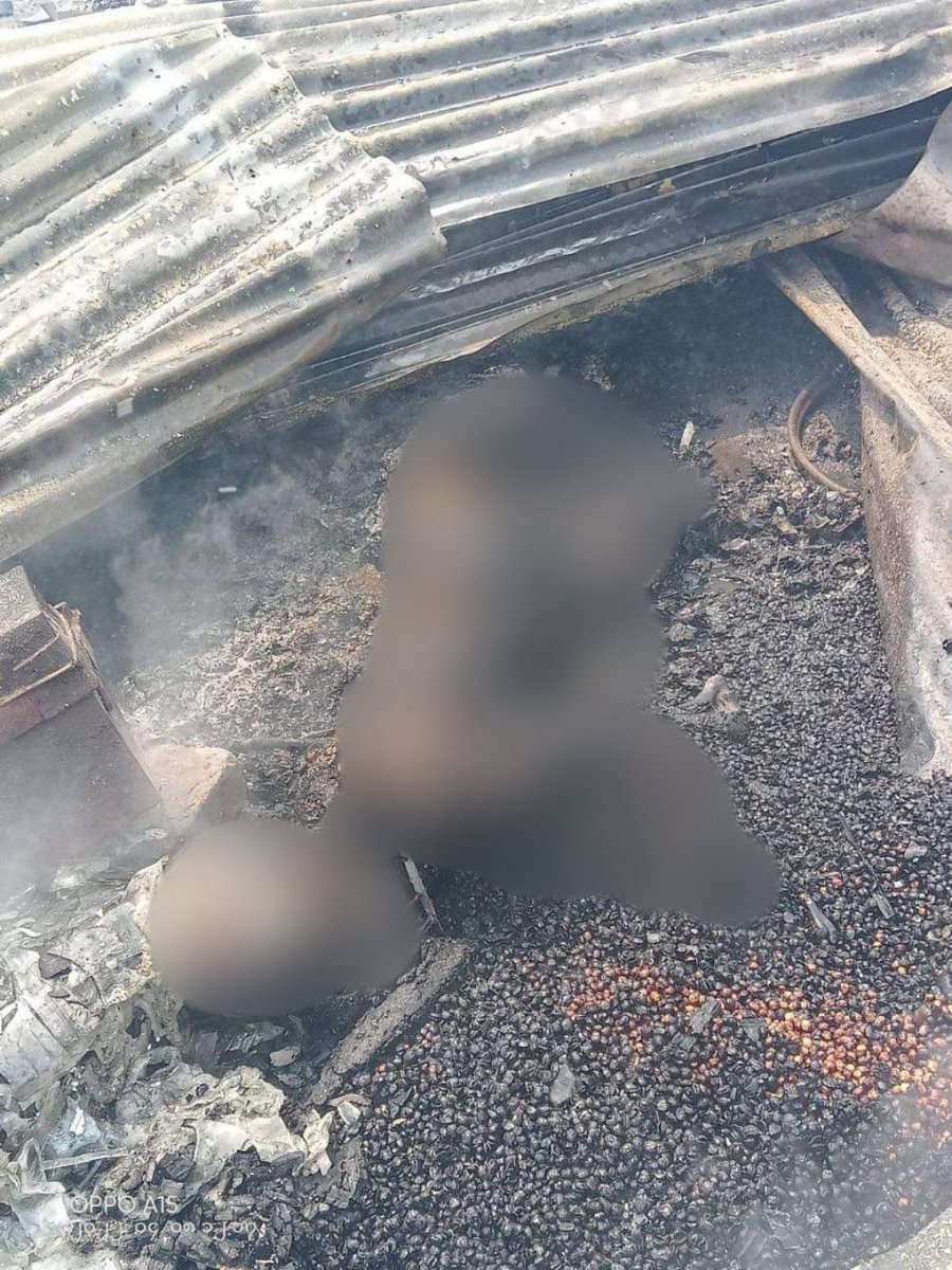 TheChindwin's tweet photo. A civilian burned to ashes, farm machinery and 74 houses destroyed in Sagaing 

12 April 2022 

A civilian is shot, brutally killed and burned his body to ashes along with 74 houses and farm, a lot of farm machinery destroyed by Myanmar military junta when storming >>>

Photo/CJ https://t.co/m7OboRgj4l