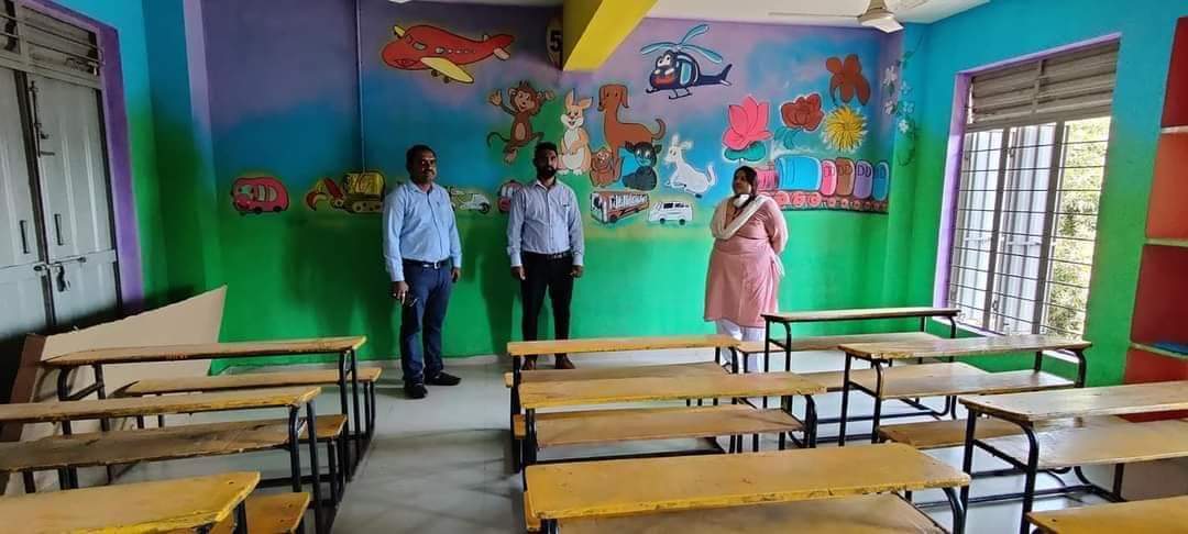 Bhavsinhmori09's tweet image. Delhi is a city. Gujarat has 1.5k smart schools and Delhi has just 54. In 2021, 5 lakh students left private school and took admission in govt schools in Gujarat. Most of pictures here are from a school from a remote interior tribal area from Valsad. 
#GujaratKeSchoolDekho
