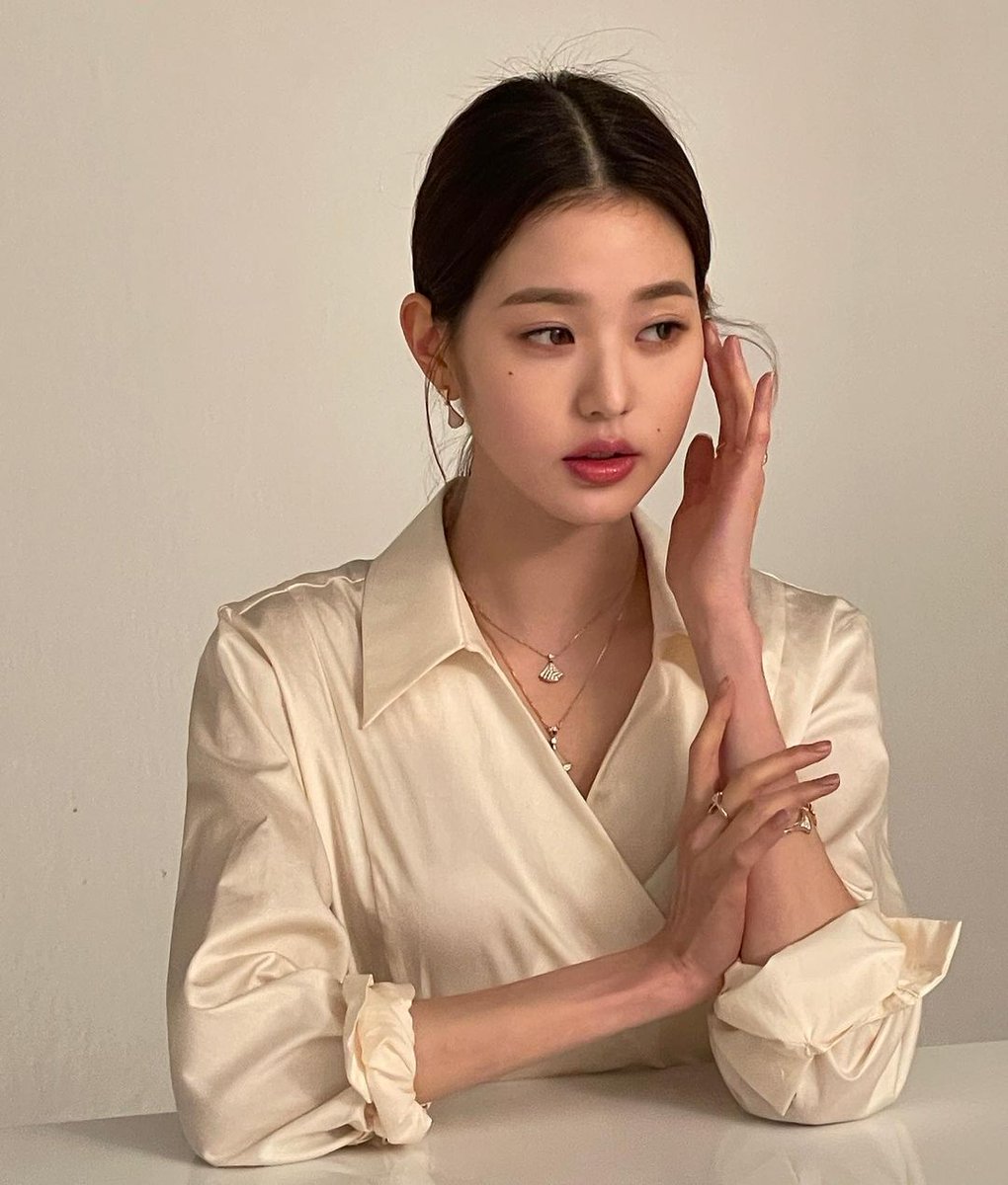 ivepics_'s tweet photo. wonyoung instagram update https://t.co/BNvMaFolOL