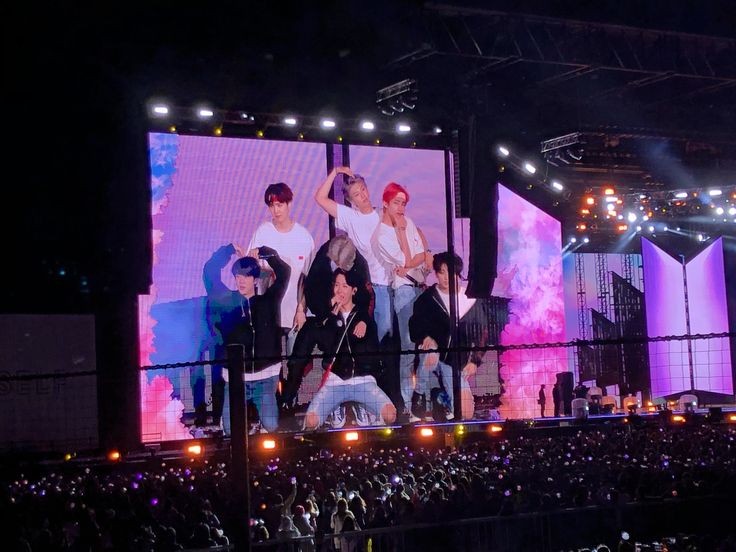 Jellyjilli29's tweet photo. I want to go to the show too, I want to have fun with you all soon, wait a little longer, I want to see you soon, I love you always 💜 https://t.co/RRiSPNHsAl