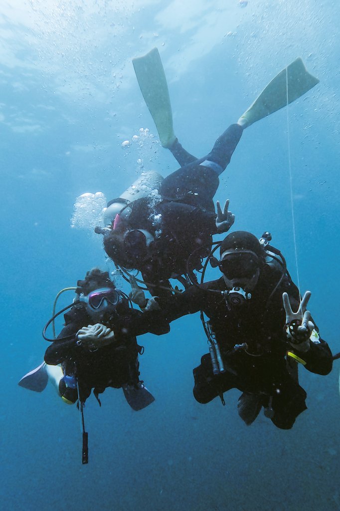 13TheFriday tweet media