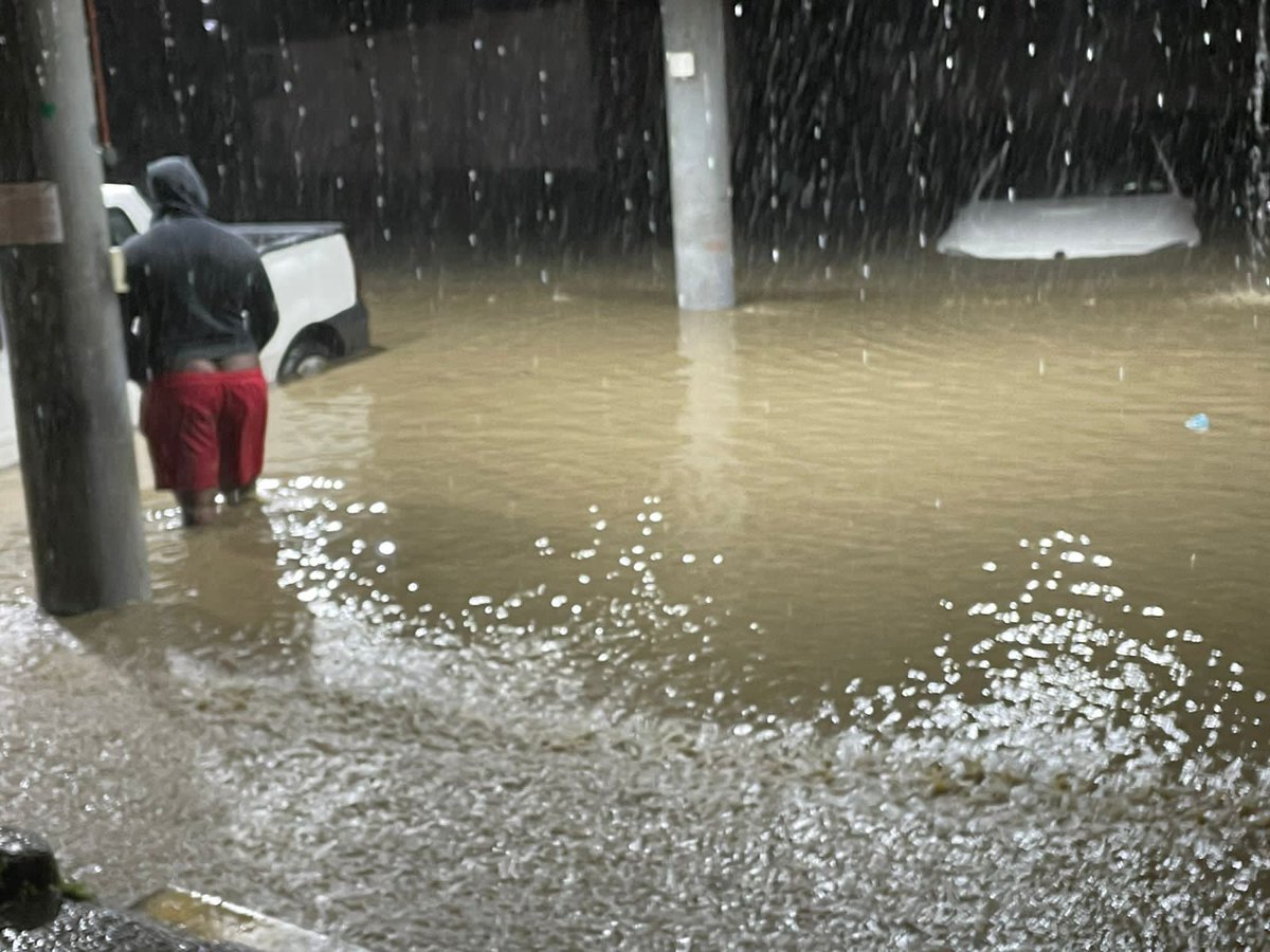 AidAshraful's tweet photo. Two people have died, while two others are missing, following heavy rains and flooding over large parts of KwaZulu-Natal. 

Ashraful Aid teams are on the ground to provide disaster relief. 

Donate:
FNB bank
Lillah: 628 176 78 777
Branch: 250655
Ref: KZN https://t.co/hsP2eodJR5 https://t.co/w2ufQyPYA0