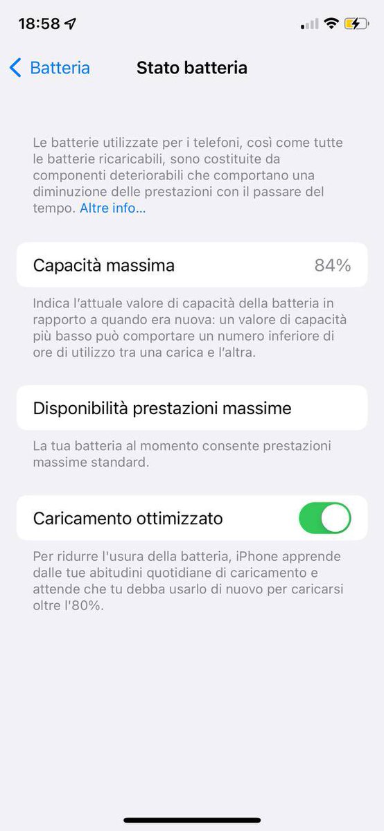 dad2tri's tweet photo. @cesco_78 Che strano questo consumo così veloce. Il mio iPhone X dopo 3,5 anni ha la batteria al 84% https://t.co/zKgPswqrYE
