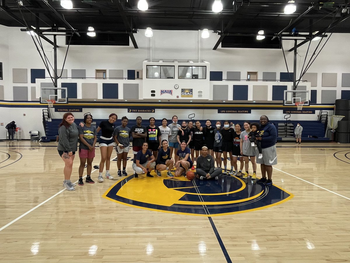 lpuwbb's tweet image. Great first night of open runs. Had 2 courts going with 23 girls/women basketball players. Love seeing how a sport can bring people together and build a community! Next run going down on Friday at 7pm! #LPUWBB #LPUWBBUnity #OpenRuns