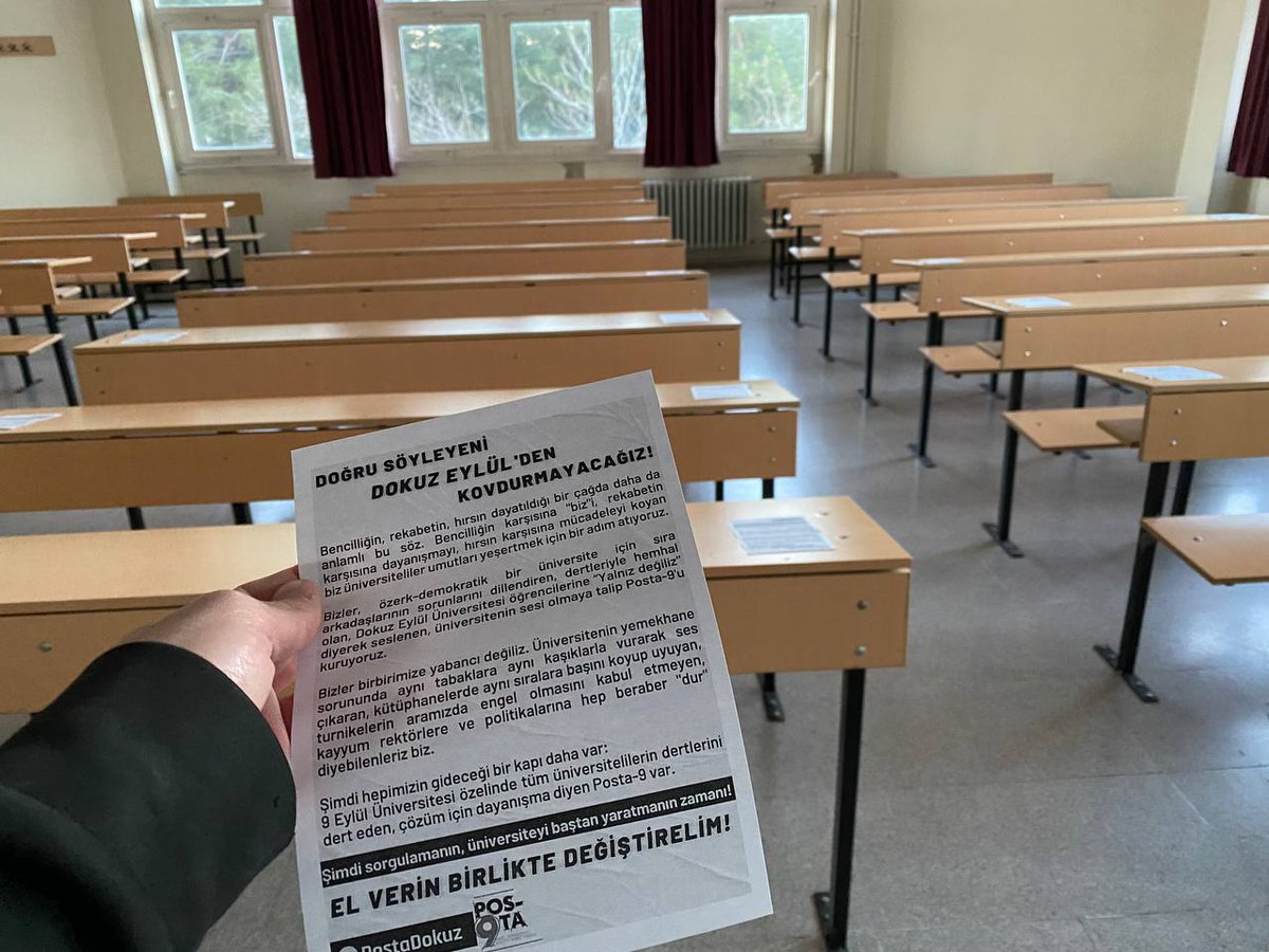 PostaDokuz's tweet photo. Üniversitenin sesini ve dayanışmayı büyütmek için afişlerimizi asıp bildirilerimizi dağıttık.

El verin birlikte değiştirelim!

📍Dokuz Eylül Üniversitesi Tınaztepe Kampüsü https://t.co/08Bv0s2FKe