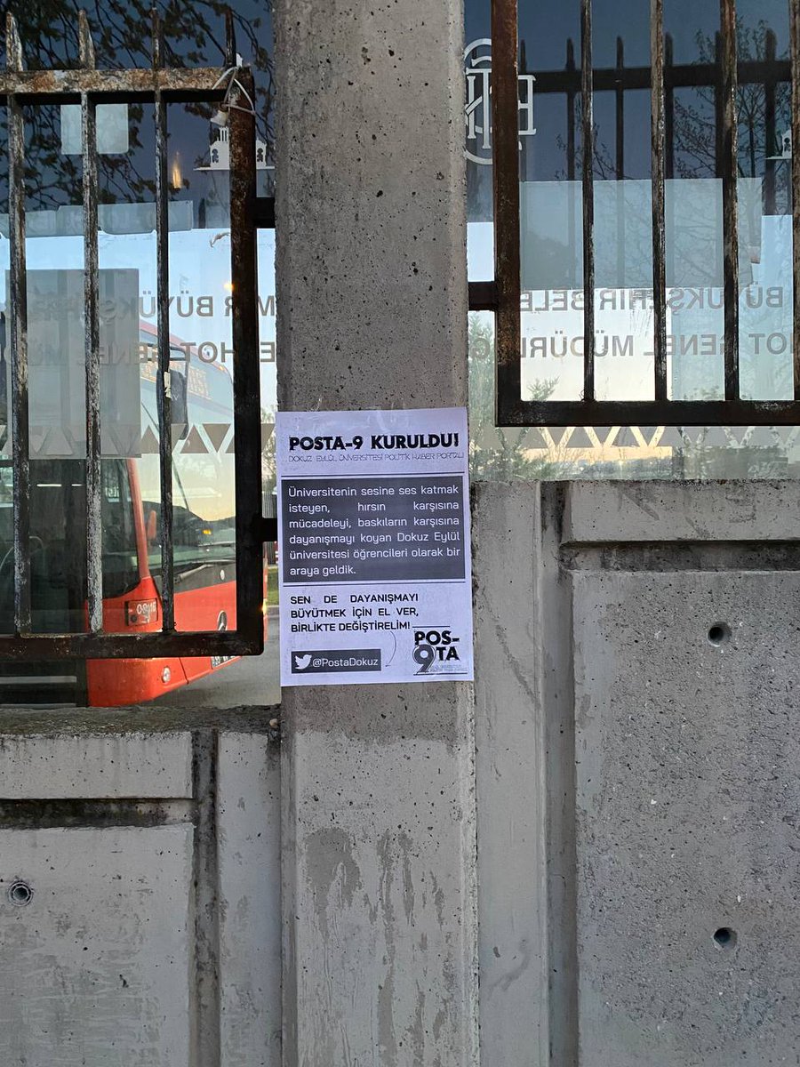 PostaDokuz's tweet photo. Üniversitenin sesini ve dayanışmayı büyütmek için afişlerimizi asıp bildirilerimizi dağıttık.

El verin birlikte değiştirelim!

📍Dokuz Eylül Üniversitesi Tınaztepe Kampüsü https://t.co/08Bv0s2FKe