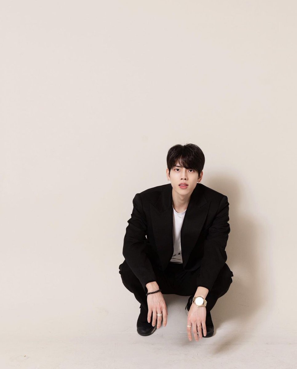 ifntinfo's tweet photo. [IG] 220412 INFINITE Dongwoo Instagram Update 

#인피니트 #동우 #장동우 https://t.co/YFn4MZ7i88 https://t.co/OwA1xJHnG2