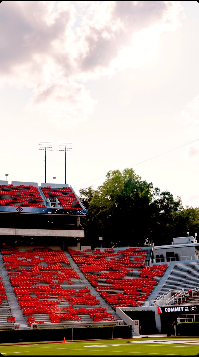 MDukes45's tweet photo. August canβt get here fast enough. Canβt wait for favorite season. Seat back season. https://t.co/QuCq5U7oyy