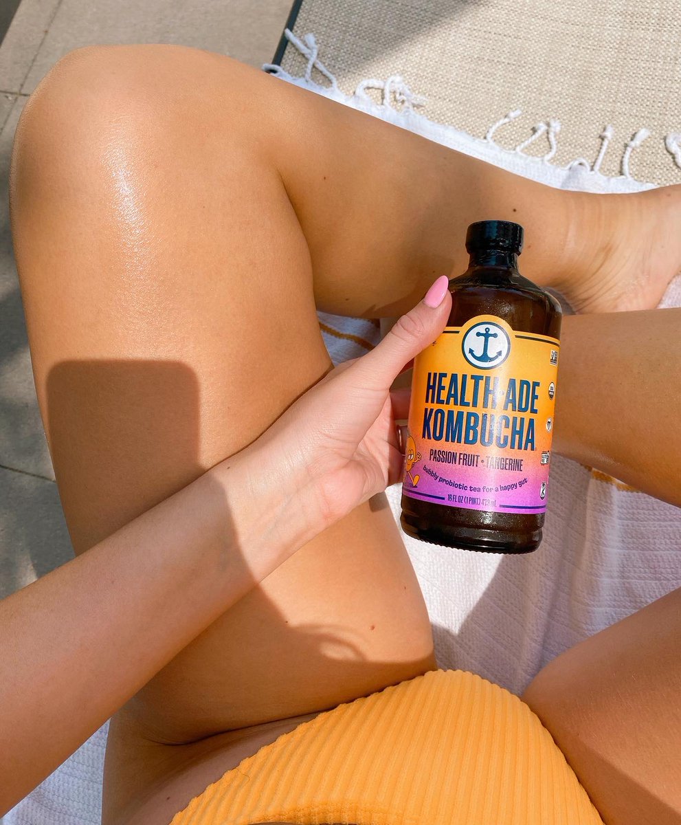kamijohnston's tweet photo. when the fit matches the booch🍊 https://t.co/yp47Fhv5tO