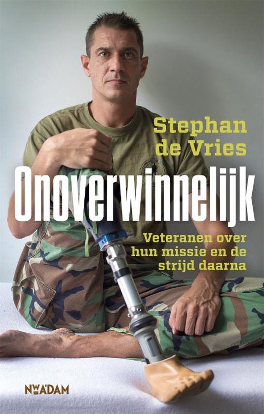 StephandeVries's tweet photo. Hij is er! Zo trots op Luuk, Alina, Rob, Annelies, Peter, Jiry en Wouter die zo moedig zijn om hun kwetsbare, krachtige verhalen met ons te delen. 

Nu te koop via o.a. Bol, Bruna of lokale boekhandels. Een deel van de opbrengst gaat naar Stichting de Gewonde Soldaat. Kopen dus! https://t.co/gxtz288gJK