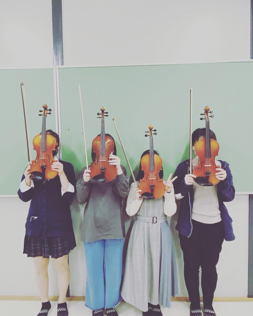 MFHO2023's tweet photo. 【パート紹介①】

急募、バイオリンパート！
未経験者大歓迎、男女不問です！
残業はほとんどなく定時退社、面白く個性的な先輩が沢山います！明るいアット��ームなパートです！
まずは何も考えずにお気軽に体験しに来てください！ https://t.co/JsTGK9UlWh