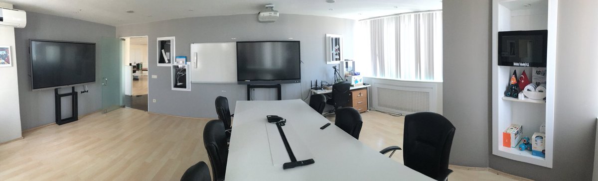 Eğitim teknolojileri, sunum, video konferans isteklerinizi görebileceğiniz sunum odamıza gelin, farkı görün.