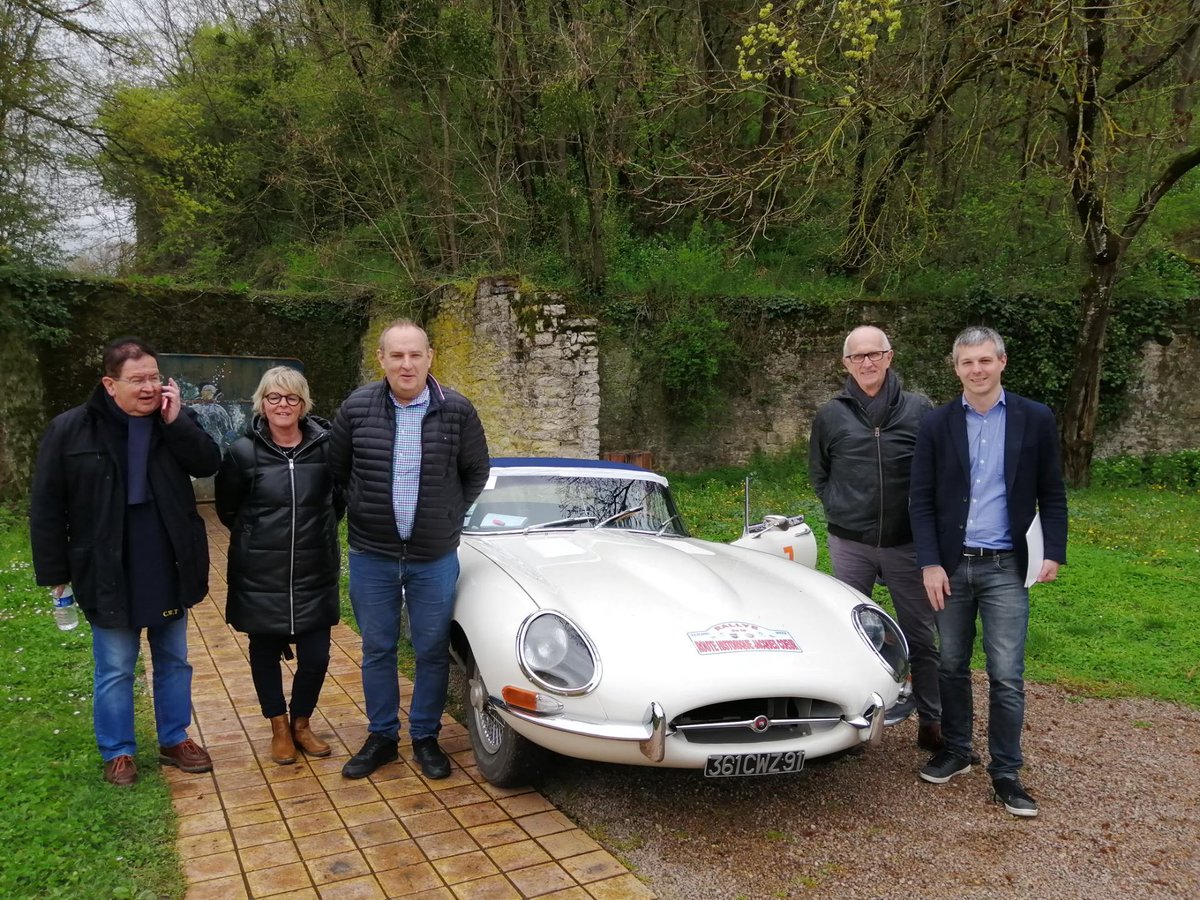 LoicKervran18's tweet photo. 🔢 : 22 

C’est le nombre de communes visitées depuis 5 jours entre mes déplacements, rdv et le week-end électoral. Mon rallye Jacques Coeur à moi 😀 en quelque sorte! 

[Photo prise à #Beffes vendredi avec @lecamolivier où ns avons pu déjeuner avec ts les participants du rallye] https://t.co/Kyi5TxgrFa